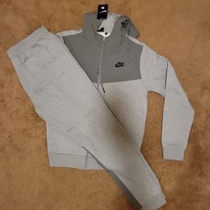 Nike sweatsuit